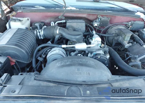 1998 GMC Suburban z USA, uszkodzony, nr VIN 3GKEK16R9WG512283